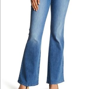 N Y D J Farrah Flare D E N I M